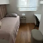 Bozur-a Modern And Comfy Place For 3 Persons Апартаменты *