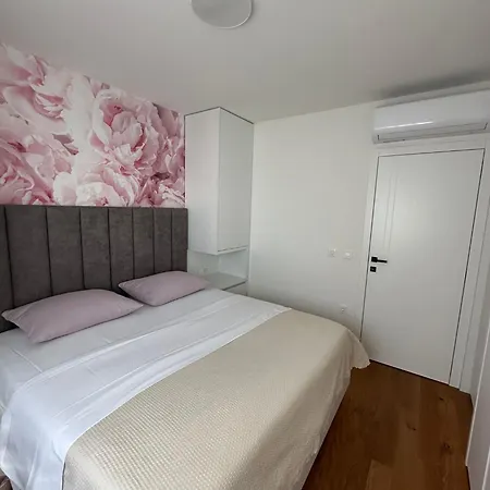 Bozur-a Modern And Comfy Place For 3 Persons 자다르