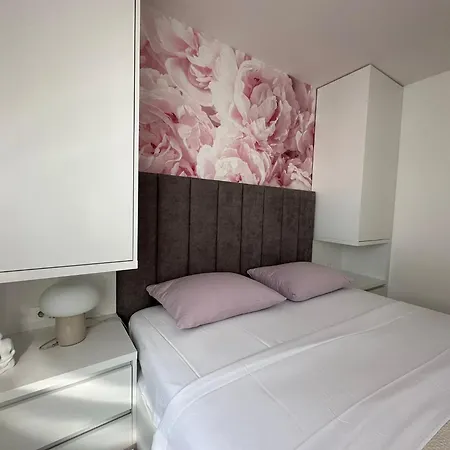 Bozur-a Modern And Comfy Place For 3 Persons * Задар