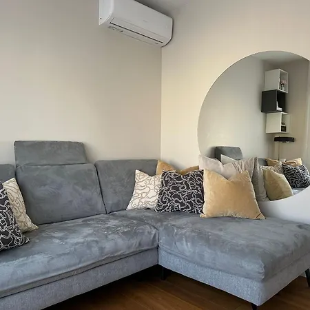 Апартаменты Bozur-a Modern And Comfy Place For 3 Persons *